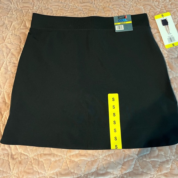 32 Degree skort - Picture 2 of 4